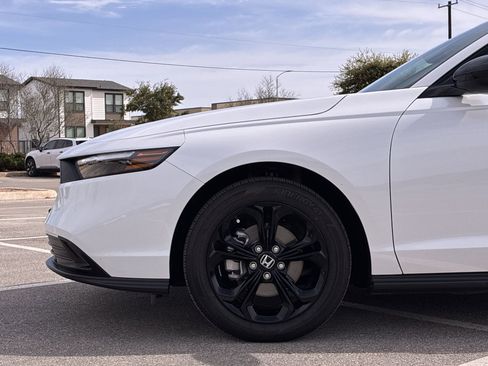 Certified 2025 Honda Accord SE image 14