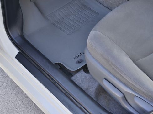 Used 2015 Toyota Prius Three image 11