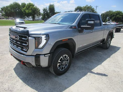 New 2026 GMC Sierra 2500 AT4 w/ AT4 Premium Plus Package AWD/4WD image 11