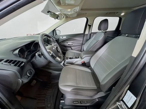 Used 2016 Ford Escape SE w/ Equipment Group 201A FWD image 10