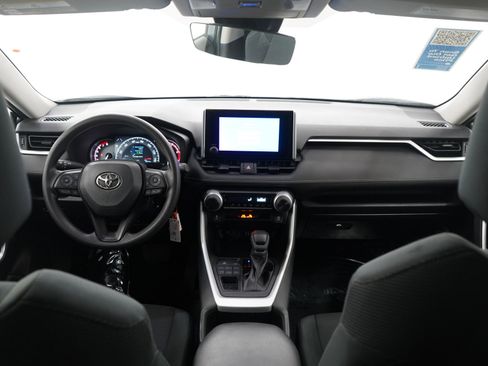 Used 2023 Toyota RAV4 LE image 15