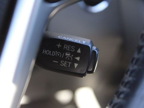 Used 2017 Toyota Highlander Limited Platinum image 36