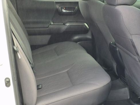 Used 2019 Toyota Tacoma TRD Sport image 17