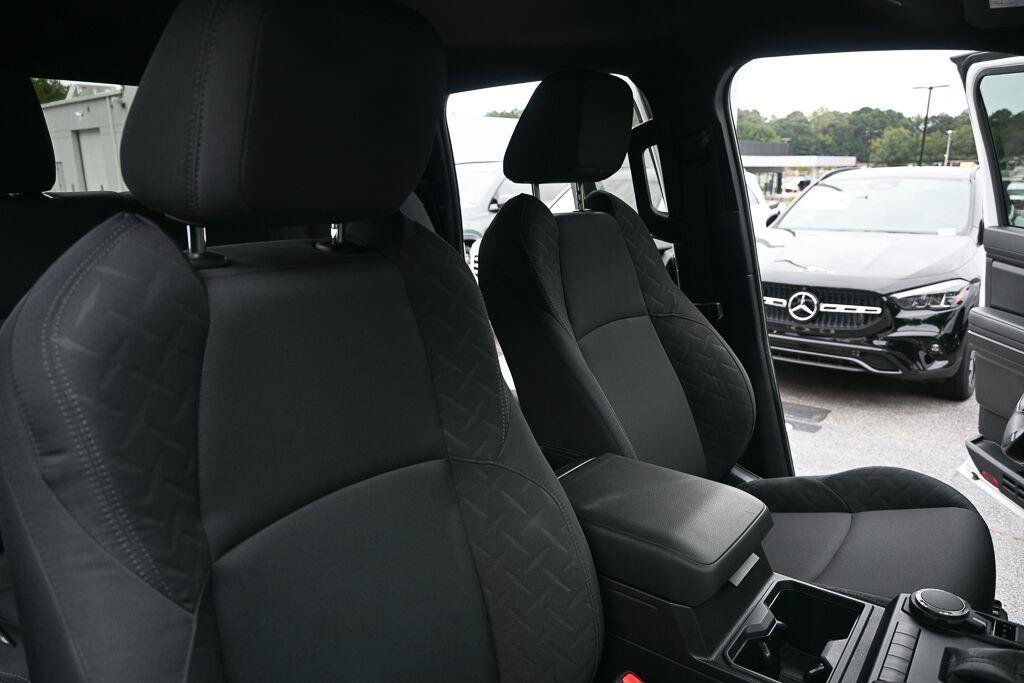 Used 2024 Toyota Tacoma SR AWD/4WD image 17