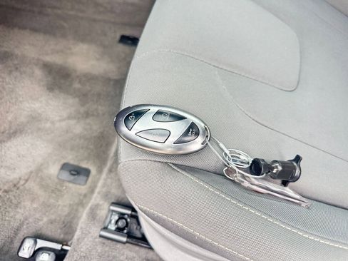 Used 2025 Hyundai Elantra SEL image 23