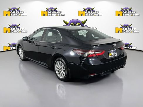 Used 2021 Toyota Camry SE image 7