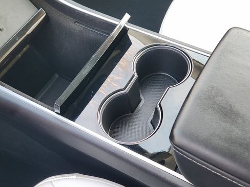 Used 2020 Tesla Model Y Long Range image 20