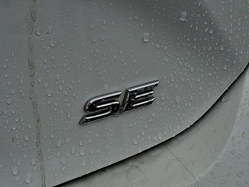 Used 2025 Toyota Camry SE image 26