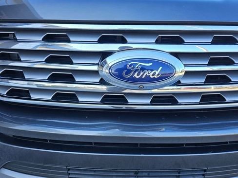 Used 2019 Ford Expedition Limited w/ Equipment Group 302A image 9