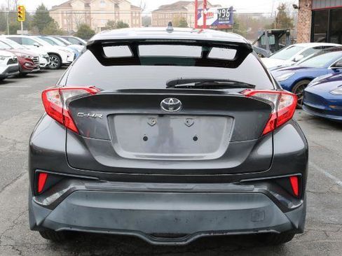 Used 2019 Toyota C-HR LE image 3