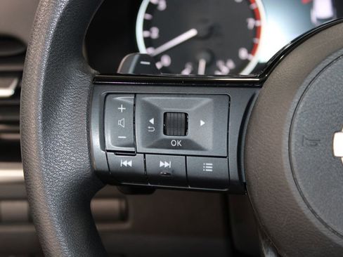 Used 2021 Nissan Rogue SV FWD image 34