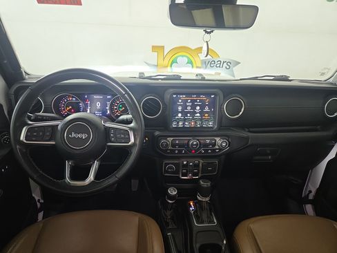 Used 2020 Jeep Gladiator Overland image 13