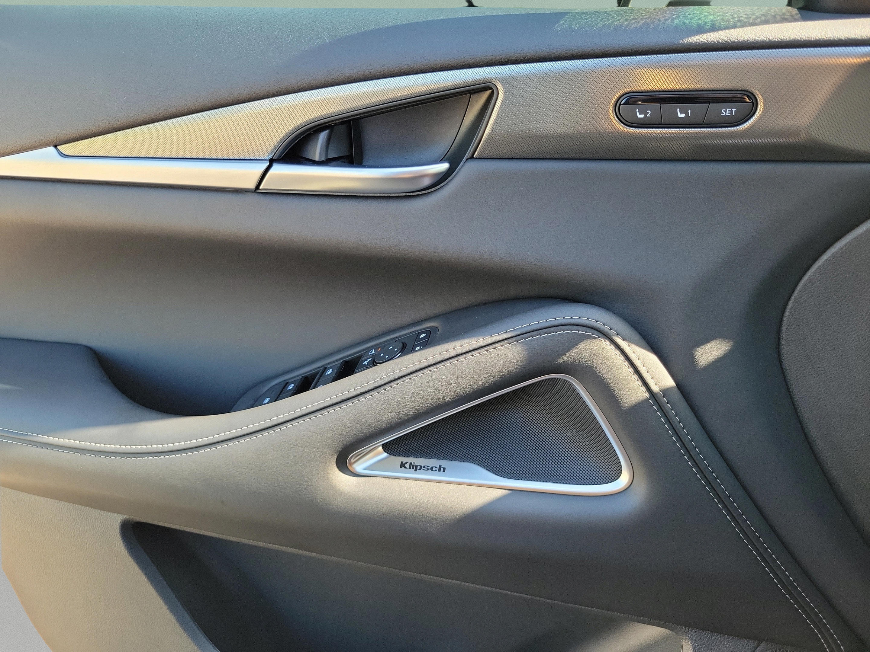 New 2027 INFINITI QX60 Luxe w/ Cargo Package FWD image 23