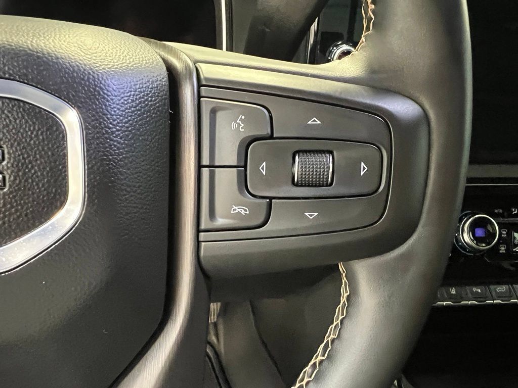 Used 2025 GMC Sierra 2500 AT4 w/ Technology Package AWD/4WD image 21