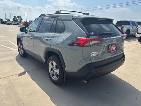 Used 2023 Toyota RAV4 XLE w/ Convenience Package FWD image 4