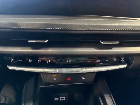 Used 2024 Cadillac XT4 Premium Luxury FWD image 26