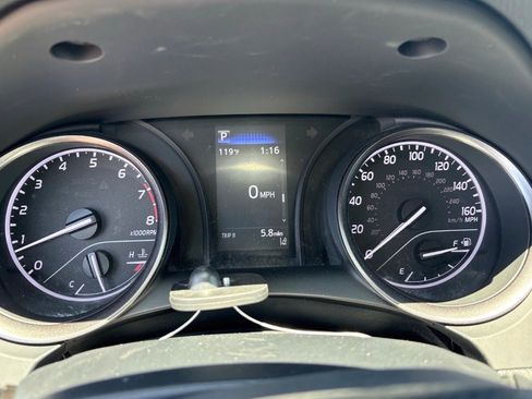 Used 2023 Toyota Camry SE FWD image 14