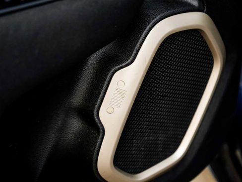 Used 2017 Jeep Renegade Latitude w/ Cold Weather Group image 41