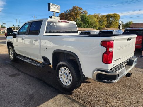 Used 2022 Chevrolet Silverado 2500 LT w/ Convenience Package AWD/4WD image 5