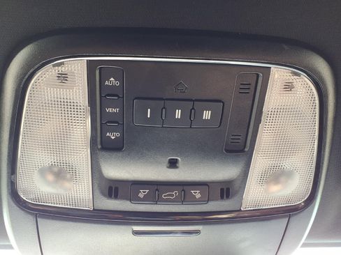 Used 2024 Dodge Durango GT RWD image 14