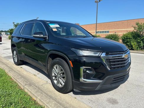 Used 2023 Chevrolet Traverse LT w/ LPO, Floor Liner Package FWD image 2