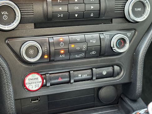 Used 2016 Ford Mustang Coupe image 19