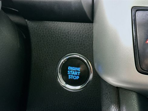 Used 2019 Toyota Highlander SE image 20