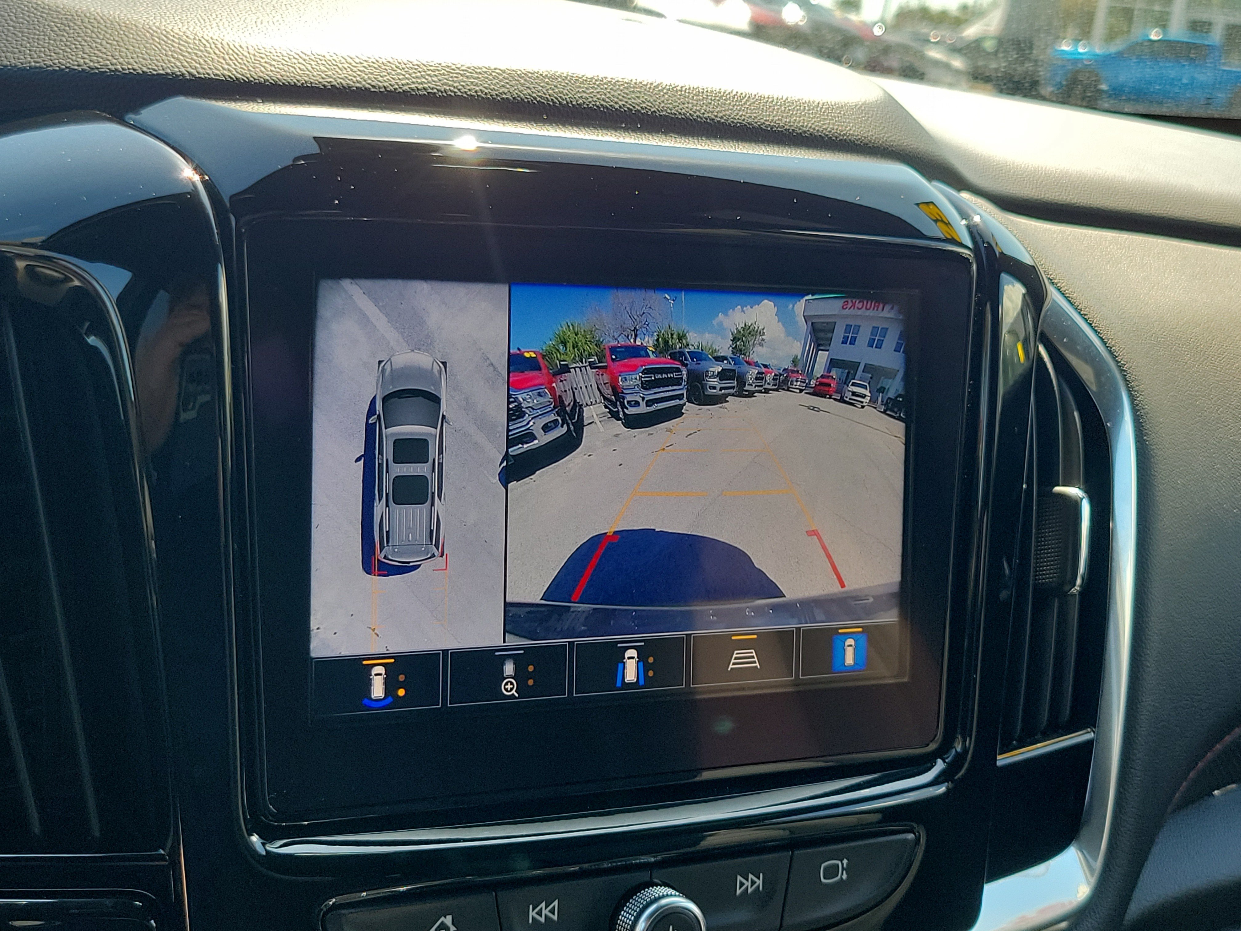 Used 2023 Chevrolet Traverse RS AWD/4WD image 24