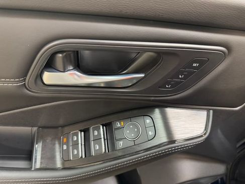 Used 2025 Nissan Rogue SL w/ Tech Package AWD/4WD image 12