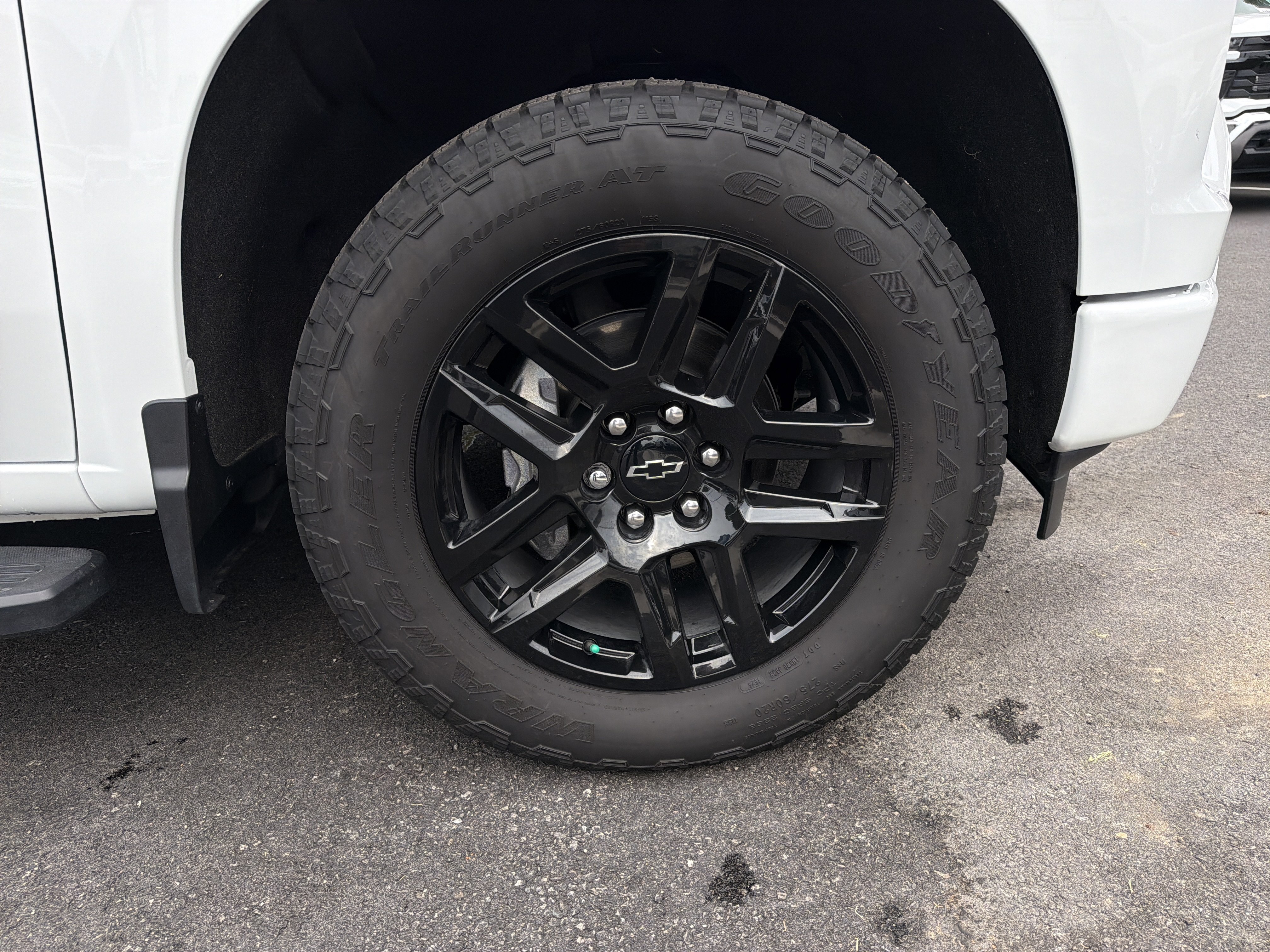 Used 2025 Chevrolet Silverado 1500 RST AWD/4WD image 12