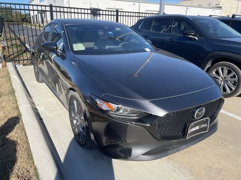 Used 2023 MAZDA MAZDA3 s image 2
