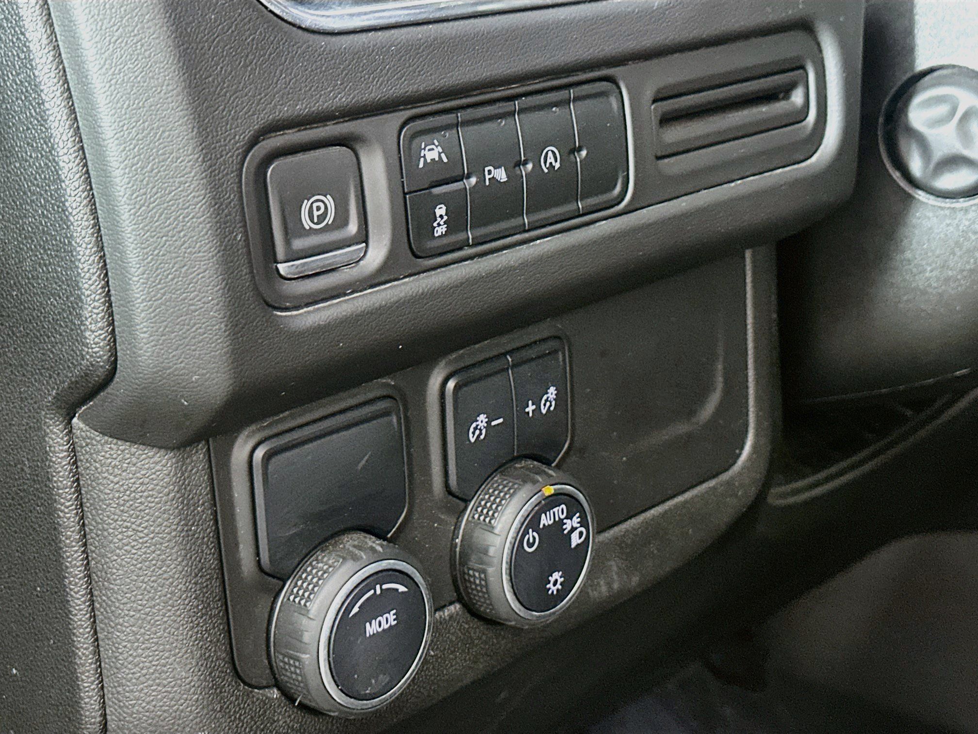 Used 2023 Chevrolet Tahoe Premier RWD image 16