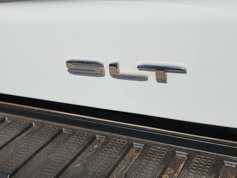 Used 2025 GMC Sierra 1500 SLT image 10