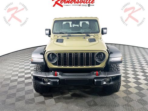 New 2025 Jeep Gladiator Rubicon w/ Convenience Group image 2