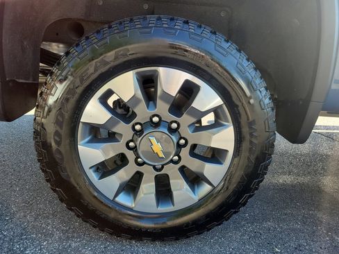 Used 2025 Chevrolet Silverado 2500 LT w/ All Star Edition AWD/4WD image 8
