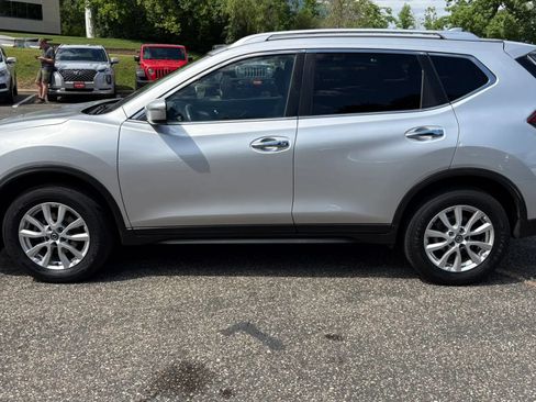 Used 2020 Nissan Rogue SV AWD/4WD image 5