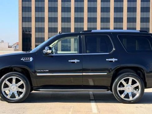 Used 2012 Cadillac Escalade Luxury image 10