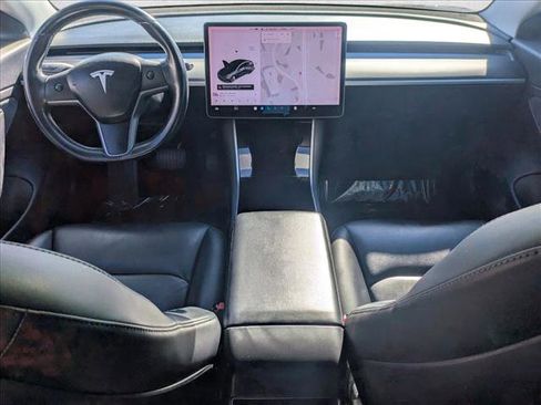 Used 2018 Tesla Model 3 Mid Range image 15