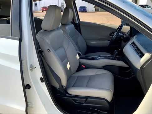 Used 2018 Honda HR-V EX-L image 8