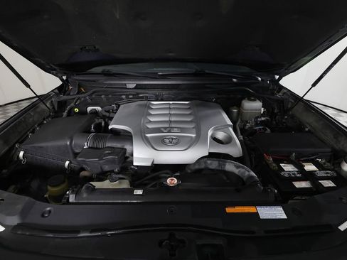 Used 2018 Toyota Land Cruiser AWD/4WD image 48