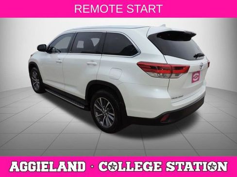 Used 2019 Toyota Highlander XLE FWD image 6