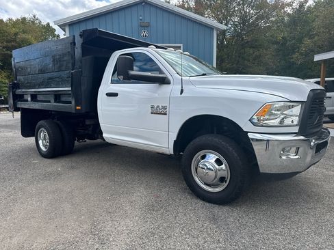 Used 2015 RAM 3500 Tradesman w/ Power & Remote Entry Group image 10