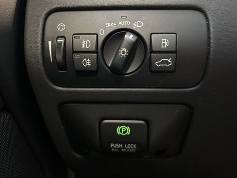 Used 2013 Volvo XC70 T6 Premier Plus image 17