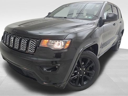 Used 2020 Jeep Grand Cherokee Altitude image 1