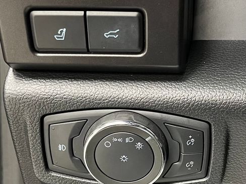 Used 2020 Ford Expedition Limited w/ Special Edition Package AWD/4WD image 32