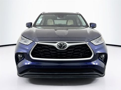 Used 2023 Toyota Highlander Limited image 9