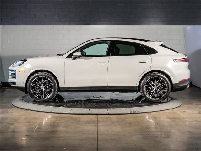 Certified 2025 Porsche Cayenne Coupe AWD/4WD image 2