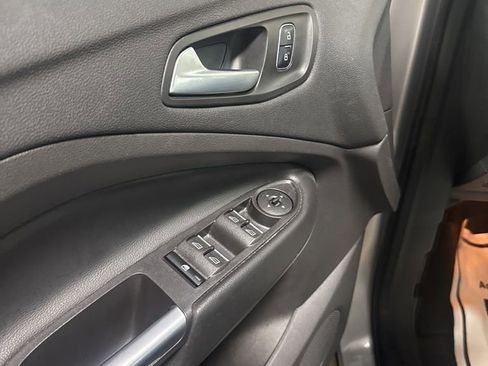 Used 2019 Ford Escape SEL image 11