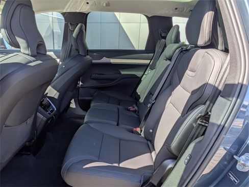 New 2025 Volvo EX90 Plus image 24