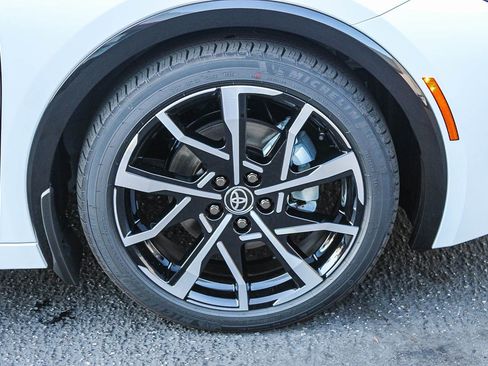 New 2026 Toyota Prius Plug-In Hybrid FWD image 11